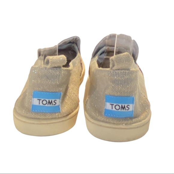 🔴 5/$45 SALE 🔴 TOMS | Gray Sparkle slip ons - Picture 3 of 12